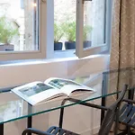 Design & Cosy - Centre Historique Ecusson Lejlighed *