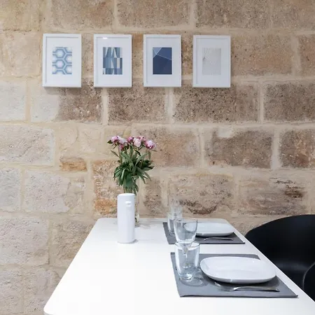 Design & Cosy - Centre Historique Ecusson Appartamento *